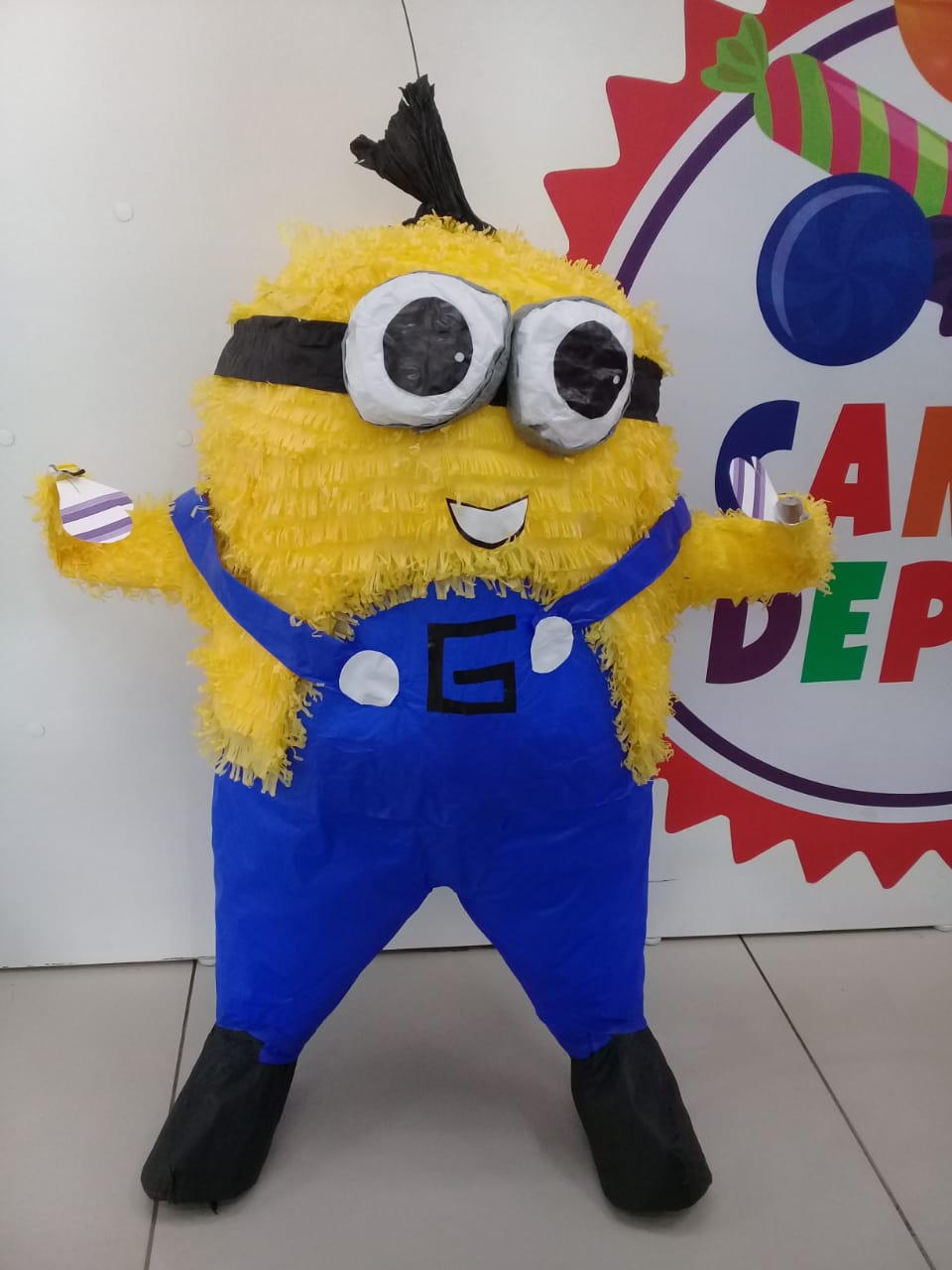 que te diviertas Convencional Tendencia Piñata Minions Pequeña - CANDY DEPOT