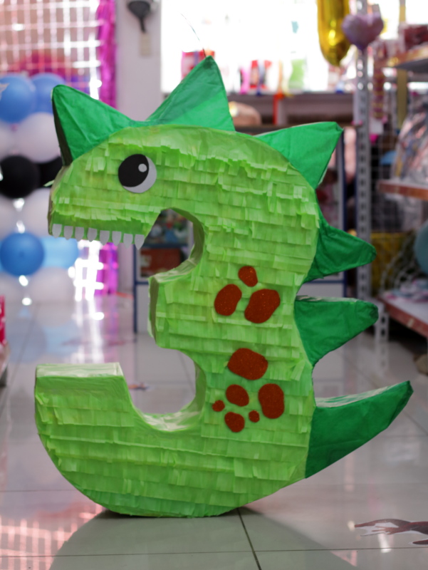 Piñata No. 3 Dinosaurio grande - CANDY DEPOT